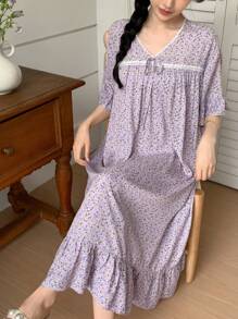 DAZY 花卉蕾丝拼布荷叶边饰边 V 领宽松睡衣连衣裙睡衣