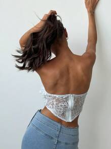 Aloruh Romantic Date Strapless Lace Crop Top With Multi-Layered Lace And Fishbone Fitted Design For Women