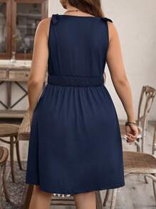 SHEIN LUNE Plus-Size Solid Color Waist Tie Simple Vacation Dress