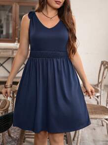 SHEIN LUNE Plus-Size Solid Color Waist Tie Simple Vacation Dress