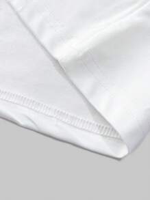 Manfinity LEGND Camiseta de verano informal para hombres de talla grande con estampado gráfico de letra y cabeza de toro, manga corta, cuello redondo, para salir y usar en la calle