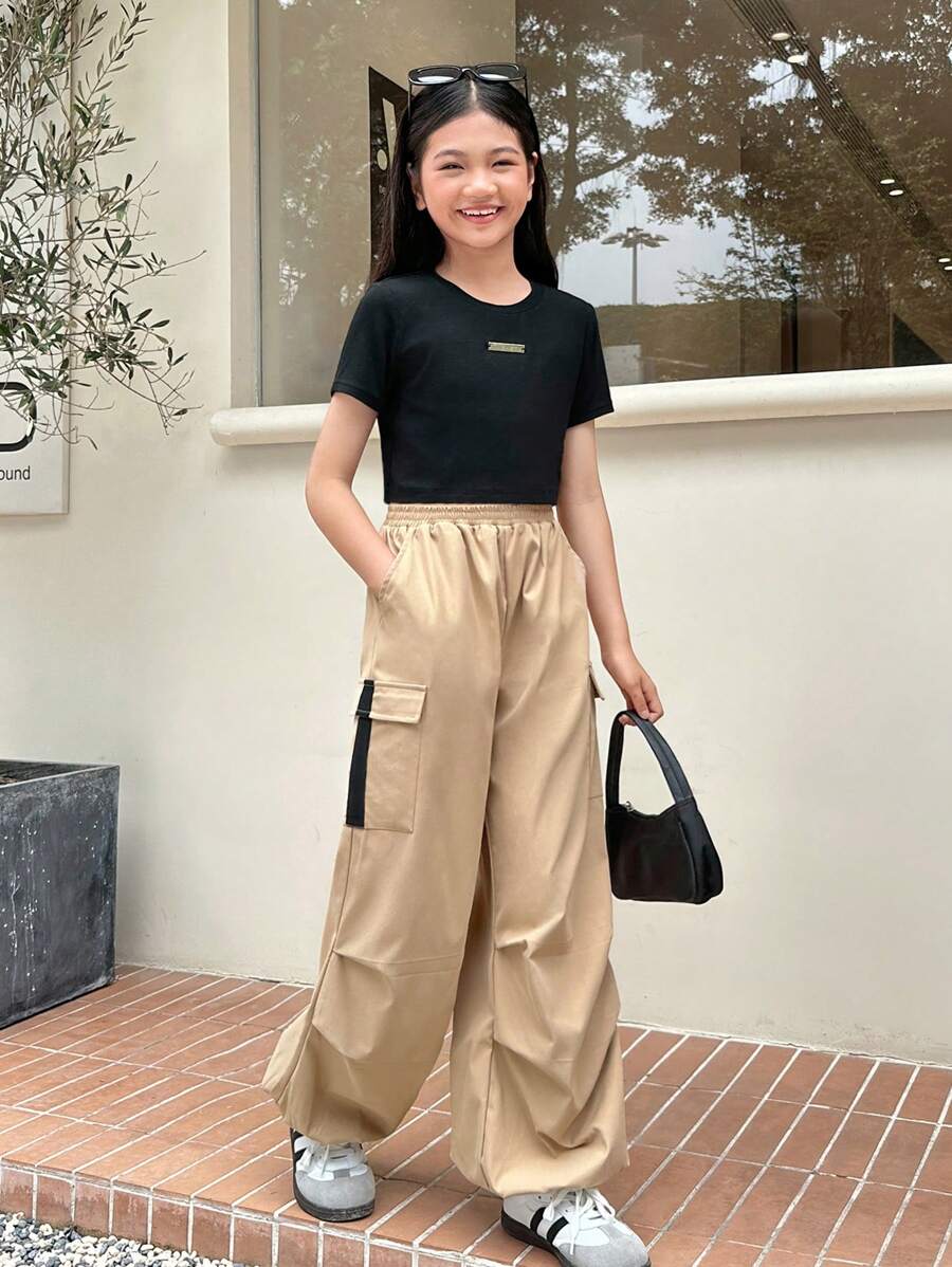 SHEIN Tween Girl Casual Round Neck Letter Printed T-Shirt With Patchwork Cargo Pants Two-Piece Set - Black - View 1