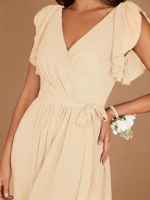 SHEIN Belle Vestido de Dama de Honra Elegante para Adultos com Decote em V, Borda com Babados e Fenda - Bege - Visão 7