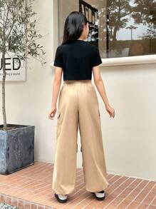 SHEIN Tween Girl Casual Round Neck Letter Printed T-Shirt With Patchwork   Cargo Pants Two-Piece Set - Black - View 2