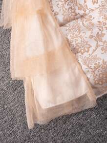 Vestido de verano sin mangas para bebé niña con Jacquard floral, cuello redondo, dobladillo de malla y parche de tela.