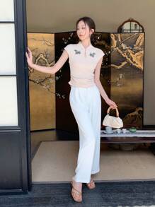EastFlair Ladies' Summer New Chinese Style Printed Slim-Fit T-Shirt With Button - Beige - View 4