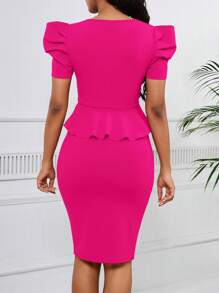 SHEIN Lady Áo thun nữ tay ngắn cổ chữ V màu trơn mùa hè và váy thanh lịch thon gọn 2 cái/bộ - Màu Hồng Tươi - Xem 2