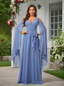 SHEIN Belle Vestido elegante para mujer con tela de gasa azul grisácea, mangas tipo capa de hombros descubiertos, bajo asimétrico, tirantes cruzados, cinturón en la cintura, espalda en línea A y escote en V, adecuado para bodas, Día de la Madre, inicio de curso, festivales de música, bailes de graduación y fiestas formales de verano para damas de honor - Azul - Ver 8