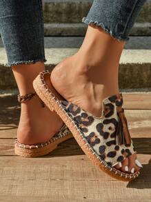 Women's Tasseled Leopard Print Flat Sandals, Bohemian Beach Resort Flip Flops, Fashionable Versatile Outdoor Wear - Beige - View 4