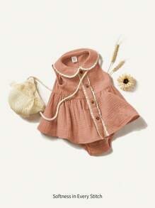 Cozy Pixies Set aus ärmellosem Pullover und Shorts mit Peter-Pan-Kragen und Spitzenverzierung für Baby-Mädchen