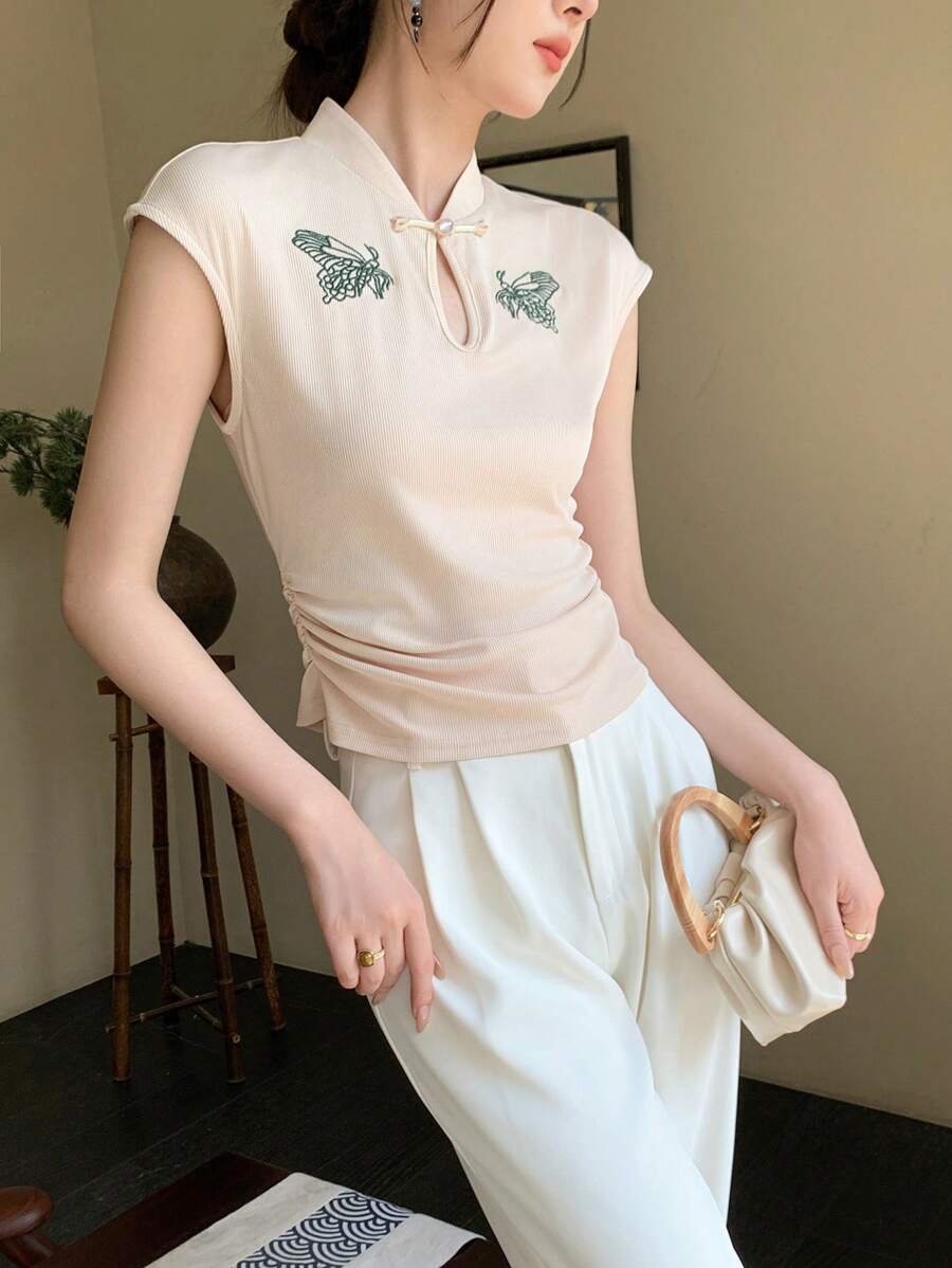 EastFlair Ladies' Summer New Chinese Style Printed Slim-Fit T-Shirt With Button - Beige - View 1