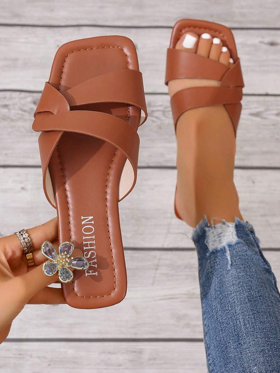 New Spring/Summer H Slippers For Women, Fashionable And Casual Style, Roman Style With Slip-On Wearing, Black/Brown/Beige Color Comfortable Flat Embossed Sandals Recommended By Bloggers, Desert Key And French Style Advanced Style Embellished Sandals With Thick Bottom Wedges And Rhinestone Details For Women