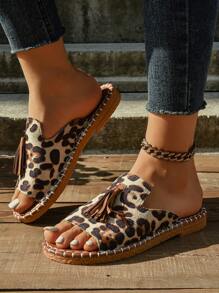 Women's Tasseled Leopard Print Flat Sandals, Bohemian Beach Resort Flip Flops, Fashionable Versatile Outdoor Wear - Beige - View 3