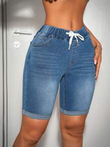 SHEIN PETITE 女士藍色牛仔短褲，彈性腰帶和綁帶，休閒修身，中長款高腰牛仔短褲，夏季短褲，牛仔女郎摩托車女士短褲 - 中等水洗藍 - 查看 6