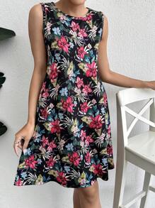 RueChic Woman Flower Printed Mini Length Dress - Black - View 3