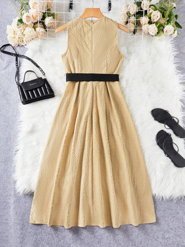 Women Elegant Jacquard V-Neck Sleeveless Dress With Halter Neck