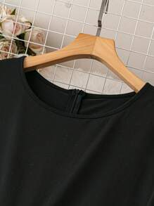 SHEIN LUNE Mujer de talla grande Mono corto de manga corta con cuello redondo estampado geométrico y diseño de pierna ancha para verano