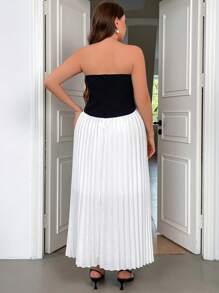 SHEIN Privé Plus Size Letnia Kolorowa Blokowa Plisowana Bez Ramiączek Sukienka A-Line Bodycon Dla Kobiet