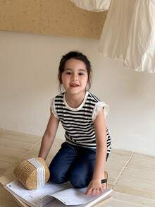 SHEIN Young Girl Casual Blue Striped Knit Top With Lace Sleeves And Blue Pants With Lace Hem, 2pcs/Set, Suitable For Vacation And Outings - Multicolor - View 4