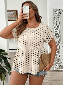 SHEIN LUNE Blouse pull col rond à pois grande taille avec volant à l'ourlet, décoration de bouton au dos et effet amincissant et couvrant. Pour l'été.