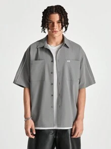 Manfinity RebelGame Men's Loose Embroidered English Pattern Short Sleeve Woven Shirt, Suitable For Summer - Dark Grey - View 1