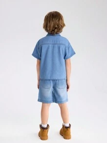 SHEIN Young Boy Casual Basic Midsky Blue Washed Watermark Design Flat Pocket Short Sleeve Denim Jacket & Drawstring Denim Shorts Set - Medium Wash - View 2
