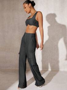 SHEIN Unity 细条纹短款上衣和工装裤两件套