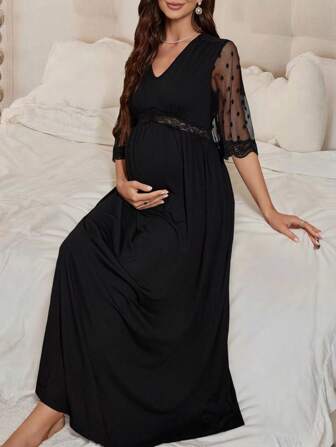 网眼波尔卡圆点宽袖孕妇睡袍，带蕾丝花边和收腰，睡衣裙