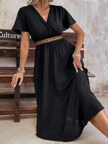 SHEIN Clasi Robe élégante pour femmes en vacances avec ceinture tissée géométrique, col en V à volants, manches courtes et longues (bordure en dentelle)