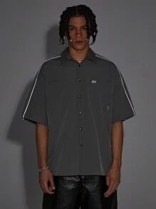 Manfinity RebelGame Men's Loose Embroidered English Pattern Short Sleeve Woven Shirt, Suitable For Summer - Dark Grey - View 2