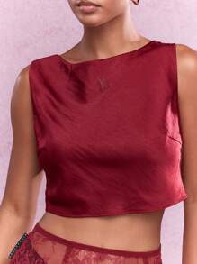 MISSGUIDED Slash Neck Crop Top Sleeveless Silky Evening Party Club Wear Satin Finish Asymmetric Neckline Modern Minimalist Party Summer Festival Fashion Crop - Red - View 3
