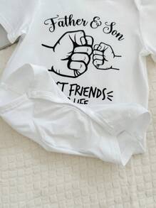 SHEIN 父親節嬰兒男女家庭裝，字母印花柔軟針織短袖連身衣