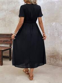 SHEIN Clasi Robe élégante pour femmes en vacances avec ceinture tissée géométrique, col en V à volants, manches courtes et longues (bordure en dentelle)
