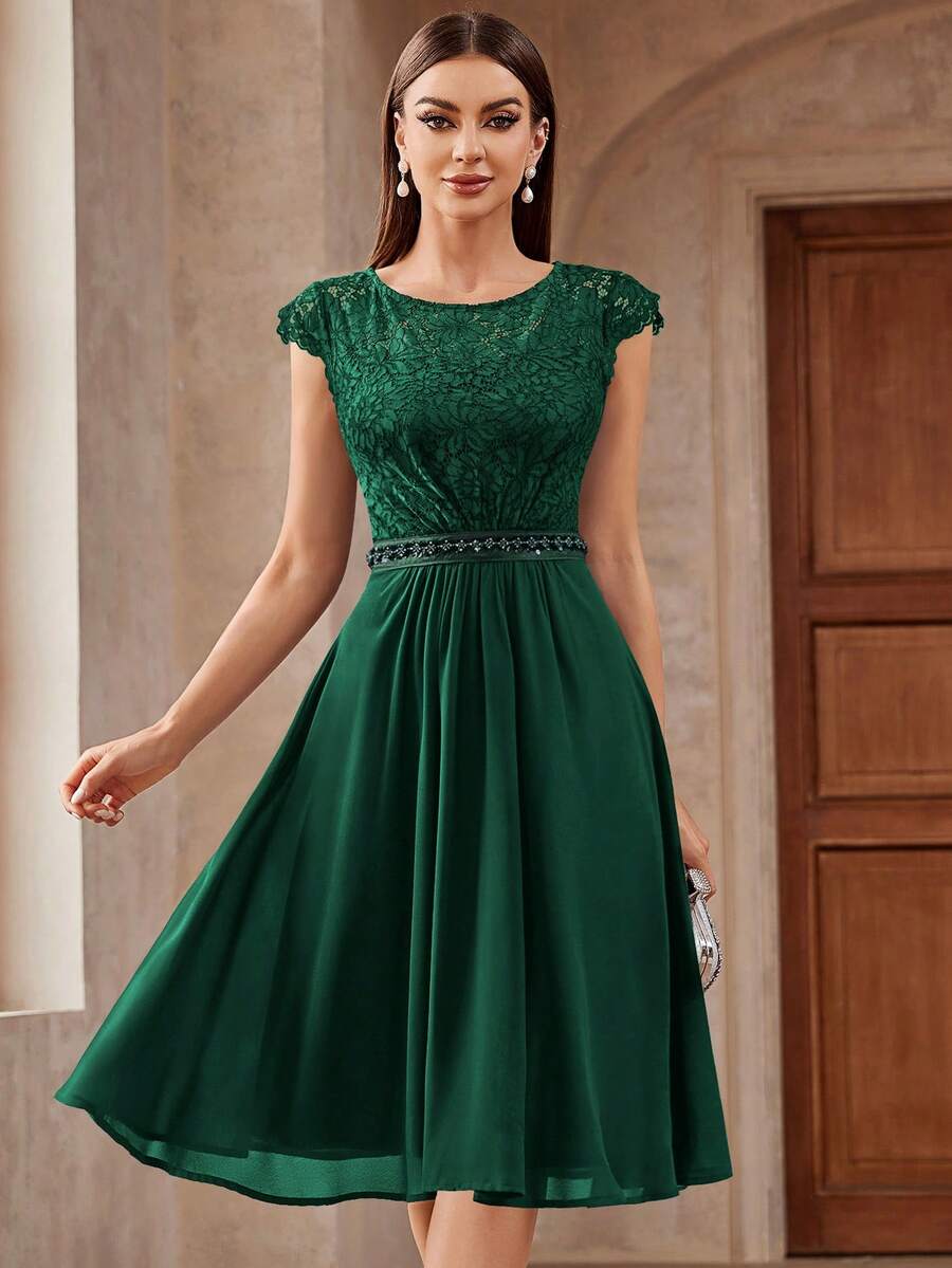 MIUSOL 水溶蕾絲拼接A字連衣裙