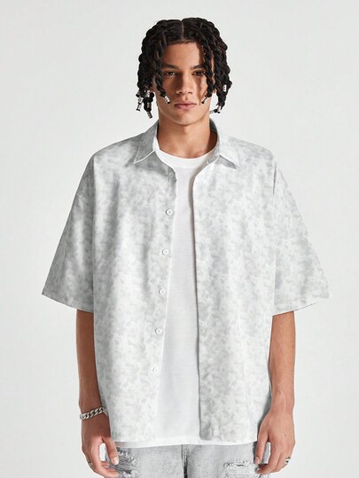 Manfinity RebelGame Camisa de manga corta con estampado digital y tejido suelto para hombre, adecuada para el verano, camisas vintage