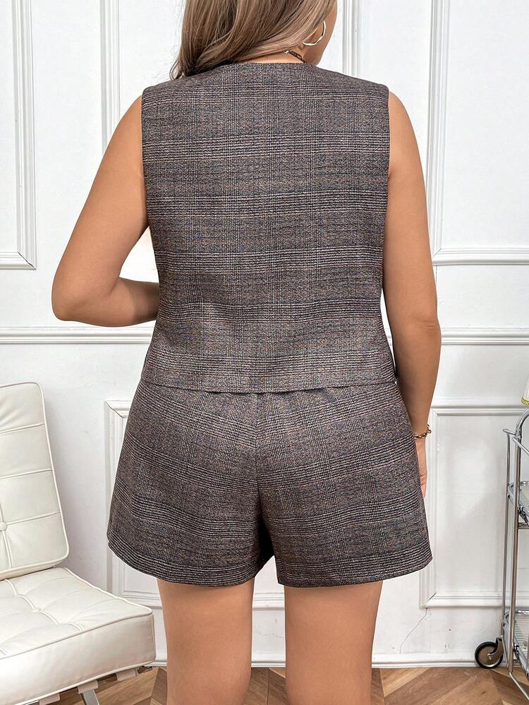 Plus Size Women's Summer Plaid Vest And Skort Casual Two Pieces Suit, V-Neck Design
