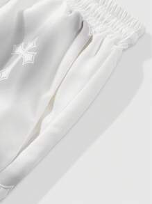 ROMWE MEN Goth 男士字母十字印花短裤，适合春夏季日常穿着，上学 - 白色 - 查看 6