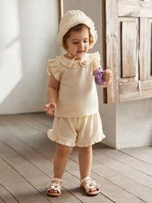 Cozy Pixies 嬰兒女童 彼得潘領短袖上衣和休閒短褲套裝，帶有花朵裝飾 - 杏色 - 查看 3