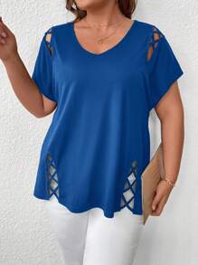 SHEIN LUNE Camiseta de verano para mujer de talla grande en un solo color, con cuello en V, tirantes cruzados y detalle de huecos - azul real - Ver 3