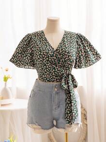 Soleia 大码女式波西米亚风假日雏菊印花短袖衬衫，交叉 V 领和侧系带细节，适合夏季 - 黑色 - 查看 6