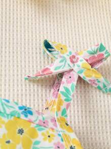 SHEIN 2入組寶寶女孩休閒萬用可愛心形印花細肩帶連衣裙，春夏季，情人節的完美選擇 - 綠色 - 查看 4