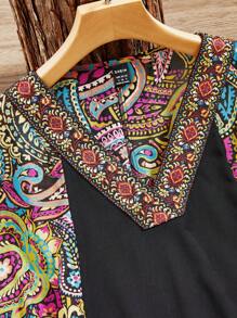 Seusyu Women's V-Neck Printed Patchwork Arabian Style Holiday Dress - Black - View 3