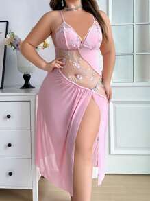 Snug Zone فستان نوم نسائي ذو تصميم غير متماثل مطرز بأزهار مع شبكة شفافة، فستان نوم ليلي مثير بحجم كبير - وردي فاتح - مشاهدة 5