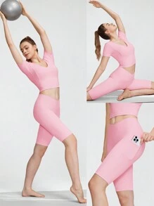 GLOWMODE FeatherFit™ Set aus Crop T-Band Tank Top und High-Rise Biker Shorts