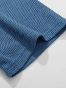 Claim Dot 男士夏季口號印花短袖兩色拼接通勤休閒極簡POLO衫，圖形城市衫 - 藍白色 - 查看 4