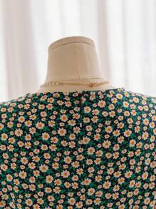 Soleia 大码波西米亚风女式花卉雏菊印花 V 领短袖连体衣，腰部收紧，非常适合夏季度假