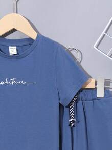 SHEIN Conjunto Casual De Camiseta De Manga Corta Y Pantalón Con Estampado De Letras Para Jóvenes