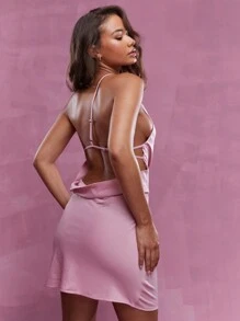 MISSGUIDED 不对称缎面单肩露背迷你连衣裙 - 粉色 - 查看 2
