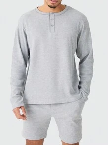 男士純色圓領長袖上衣和短褲組