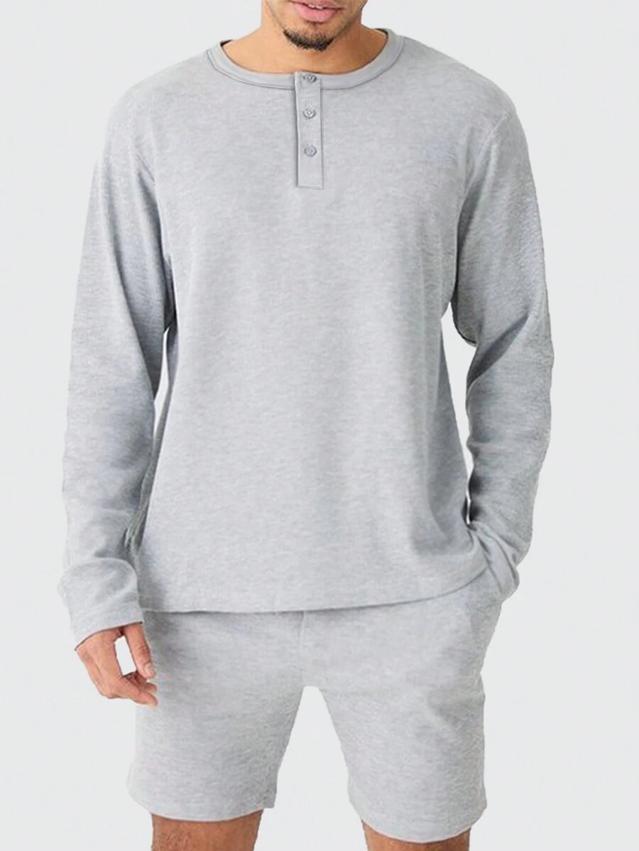 男士純色圓領長袖上衣和短褲組
